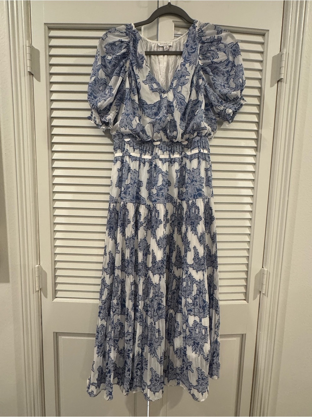 Current Air Blue & White Floral Puff-Sleeve Midi Dress